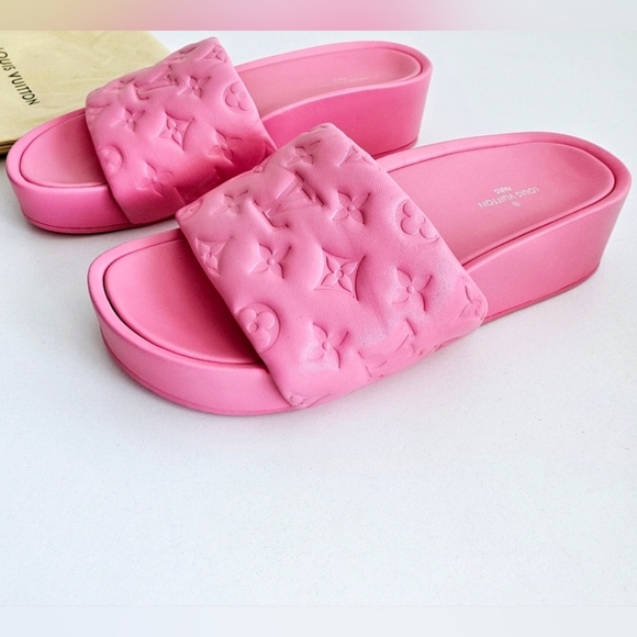NWOT Louis Vuitton Pink Embossed Monogram Jumbo Flatform Mules - Size EU 38 - Picture 2 of 6
